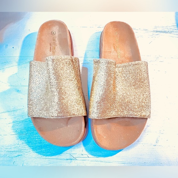 Let’s See Style Glitter Finish Casual Fashion Slip Ons, Gold and Tan, Size 8 - Picture 1 of 6